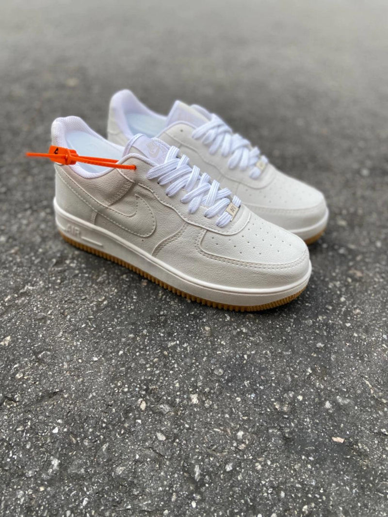 Nike Air Force F1 (branco sola bege)