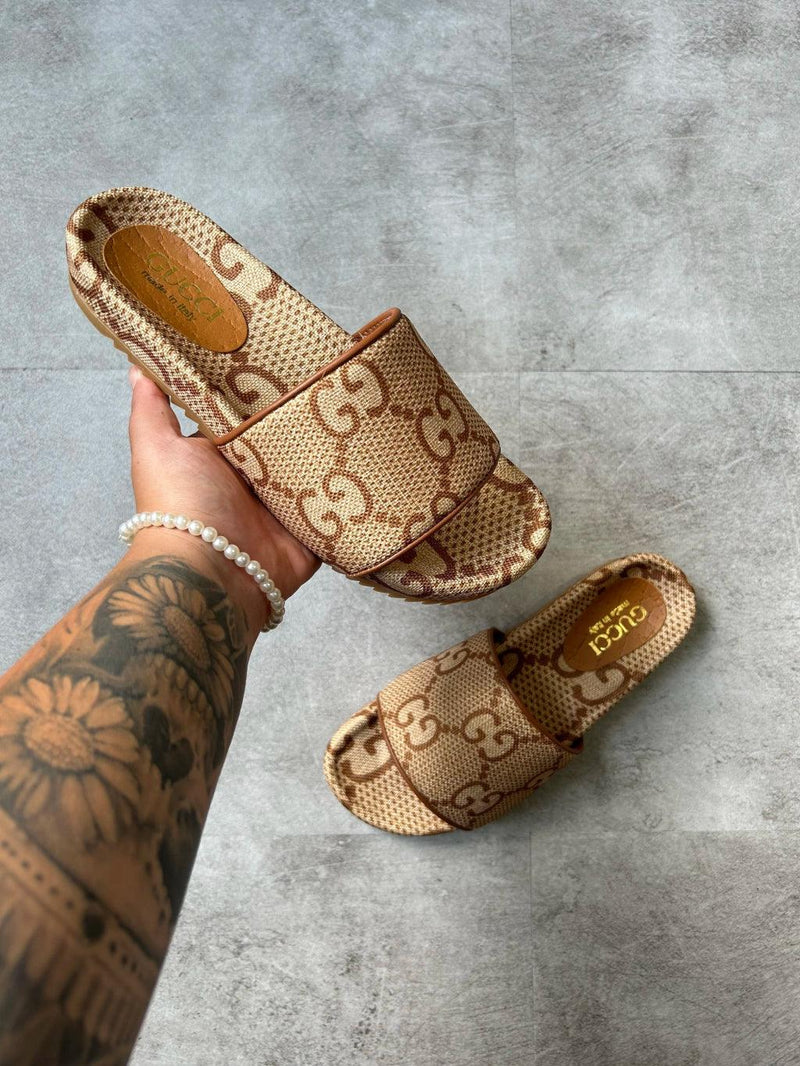 Gucci Chinelo slide