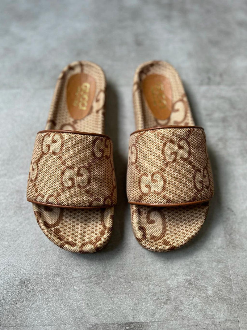 Gucci Chinelo slide