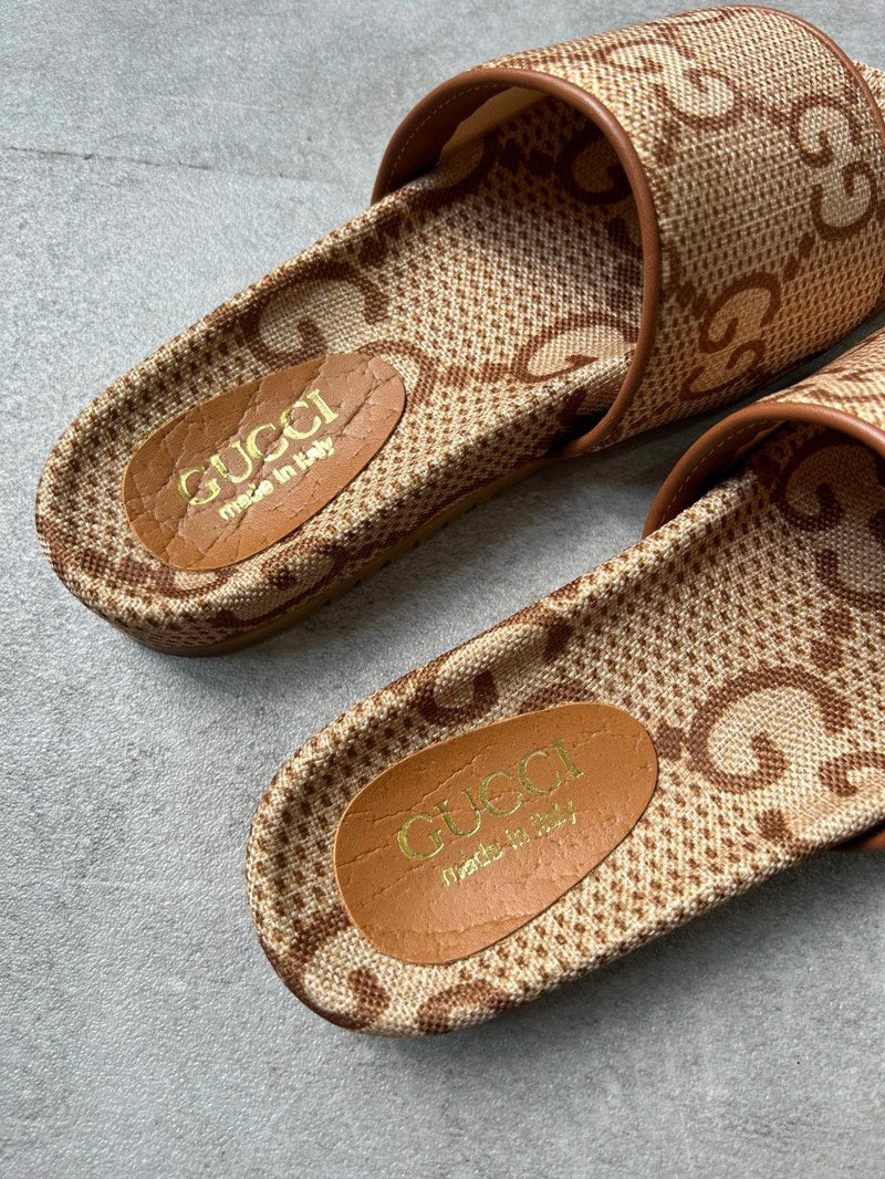 Gucci Chinelo slide