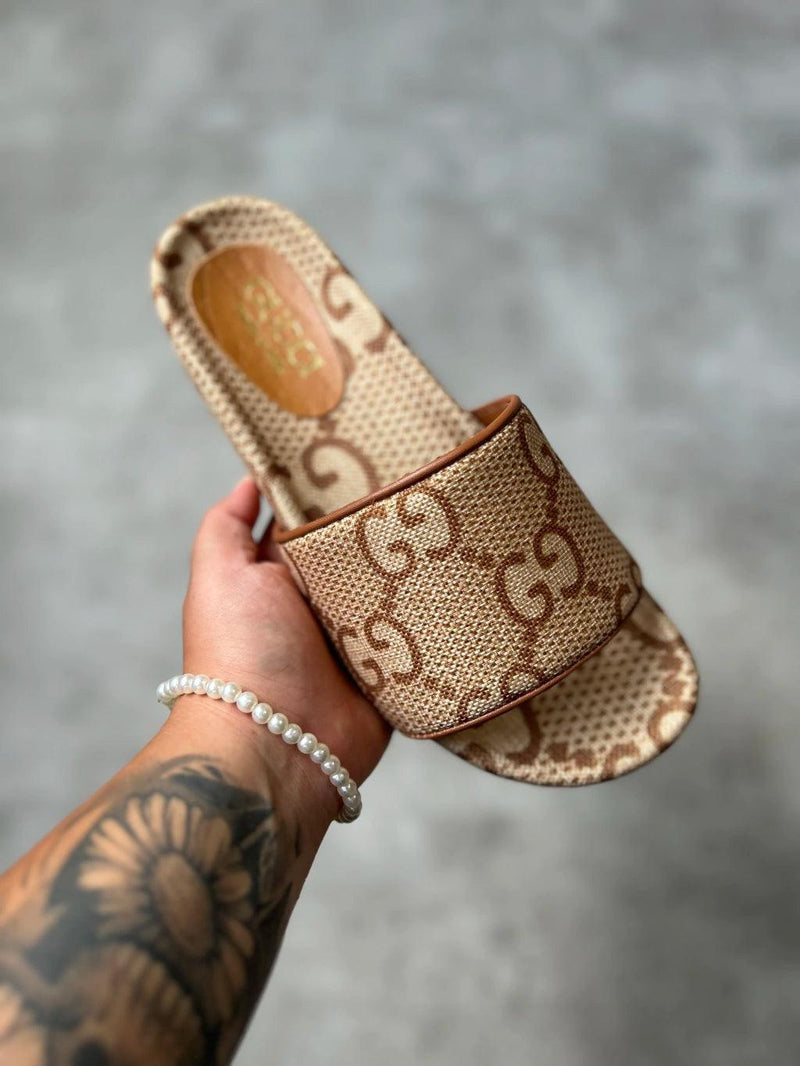 Gucci Chinelo slide